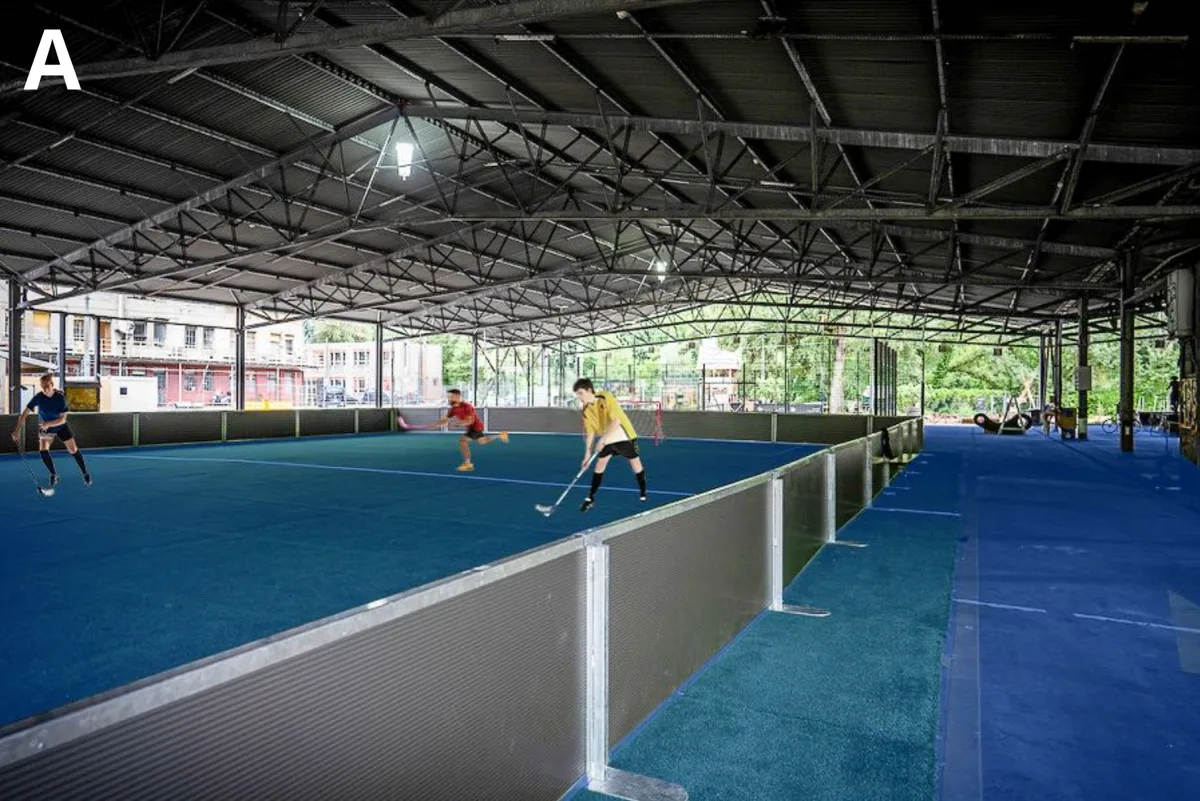 …Sport machen oder spielen. Man sieht Pläne einer Sportanlage, bei der der Boden blau eingefärbt ist.